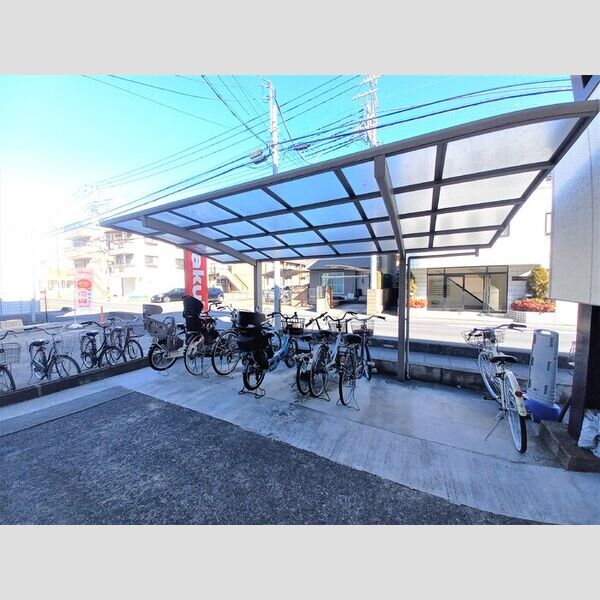 アーバンハウス10号館 駐輪場