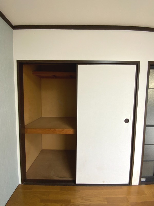 クロノス秦野東海大学前1階 収納