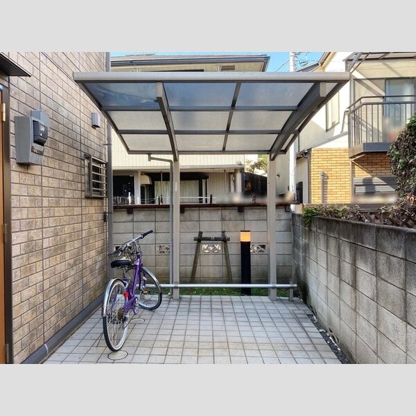 サンハウス中央 屋根付き駐輪場