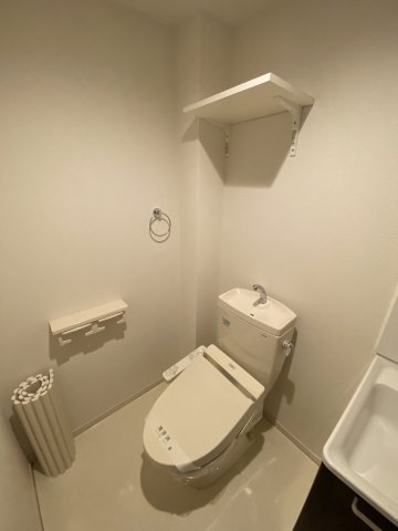ベイルーム鎌倉山崎102号室 トイレ