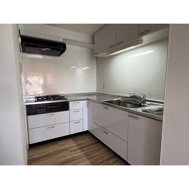 プレシャス　イースト キッチン