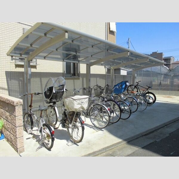 エイトス101号室 駐輪場