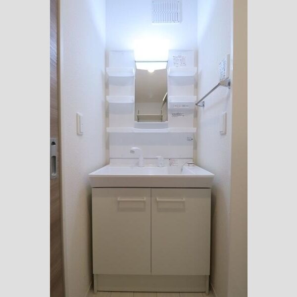 ソレイユ三原台　A 洗髪洗面化粧台