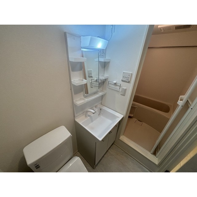 レジデンスウエスト相武台105号室 内観