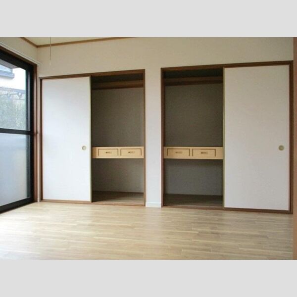 フローラフォンテ　A101号室 洋室