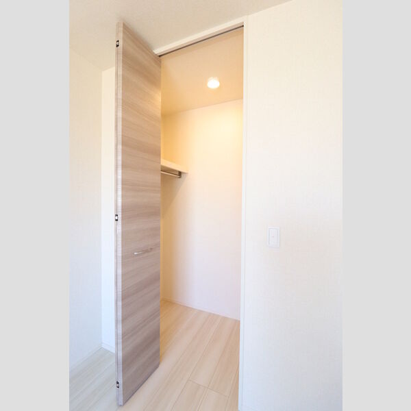 フォレヴィラージュ　B203号室 クローゼット