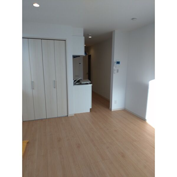 ネモフィラ青井303号室 リビング