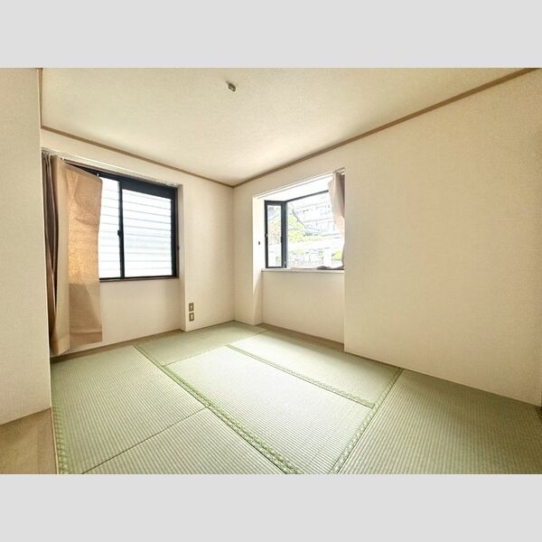 サンパレス薬円台101号室 和室