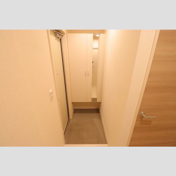 ファルナーズ 玄関