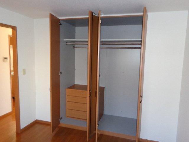 プラザ・シフォレⅠ00105号室 収納