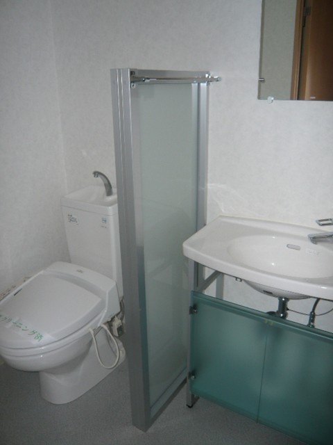 トラストコート立川0202号室 トイレ