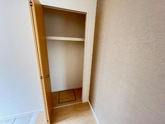 ユニヴァリィ　コンフォート00102号室 収納