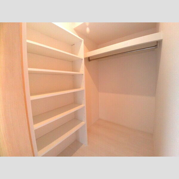 パストラル205号室 ウォークインクローゼット