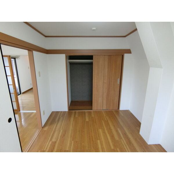 パインニードル301号室 寝室