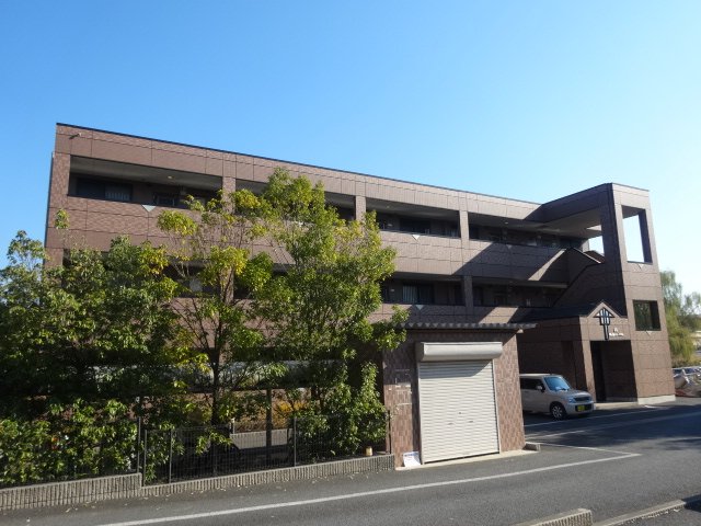 Ｍａｊｅｓｔａ　Ｖｉｌｌａ（マジェスタヴィラ） 外観写真（昼）
