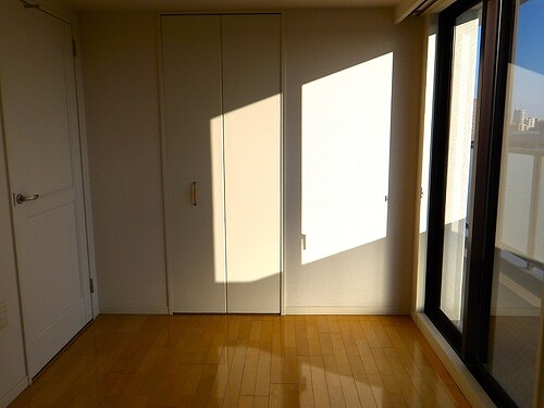 エクシオ中浦和レジデンス クロゼット(ポーチ側洋室約5.0畳) ※2025.10撮影