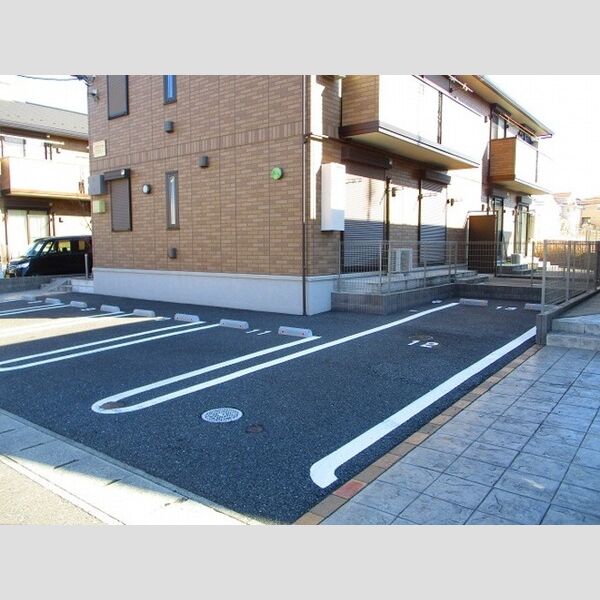 フェザント　B101号室 駐車場