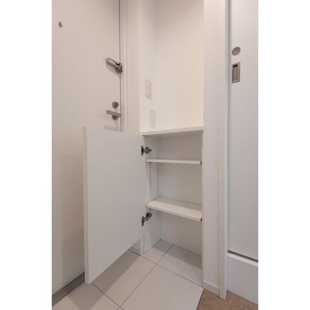 ASTILE西新宿 玄関脇