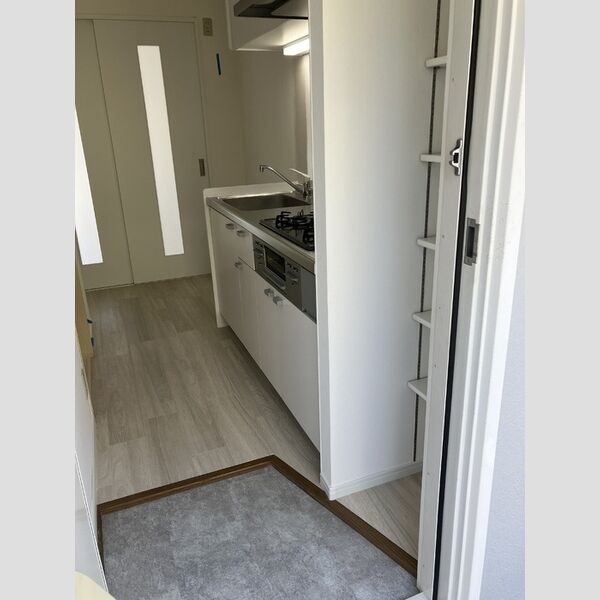 サンクレストせど202号室 玄関