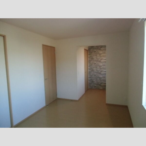 サンライズガーデン205号室 洋室8.8帖