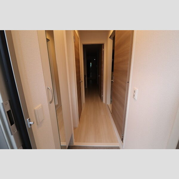 インペリアルヒルズ303号室 廊下