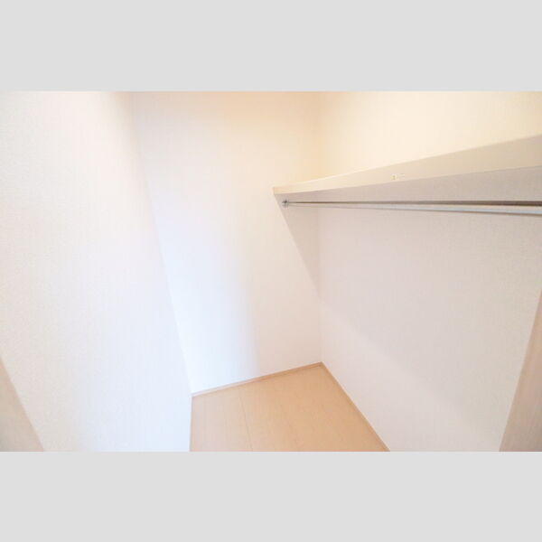 グリーンシャトー303号室 ウォークインクローゼット