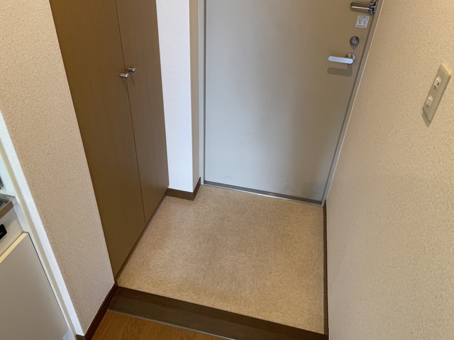 フォレスト柳沢0303号室 玄関
