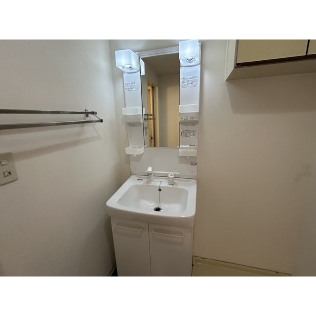 ホワイトパレス大宮402号室 内観