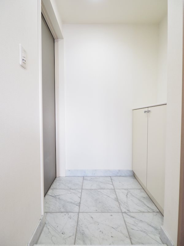 カッシア神田レジデンス 玄関