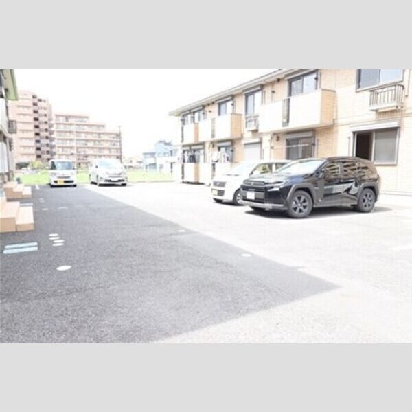 ベアーレ　B 駐車場