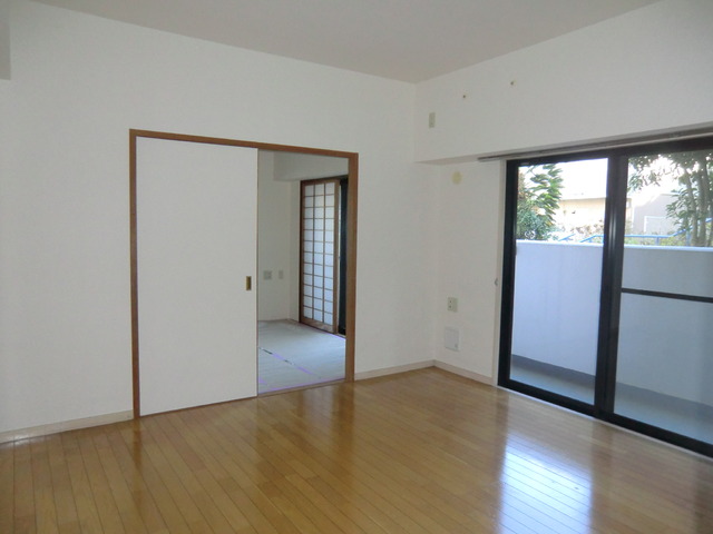 ラ・クラッセ西寺尾0214号室 リビング