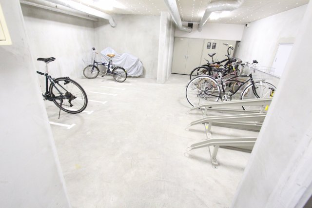 プライムアーバン目黒リバーサイド401号室 駐輪場※要空き確認