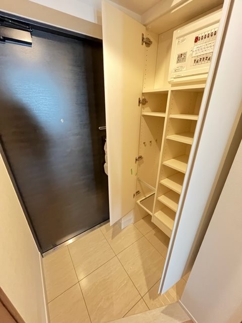 ドゥーエ菊川5階 玄関