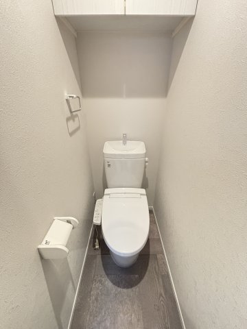 ウィンメゾン薬園台0105号室 トイレ