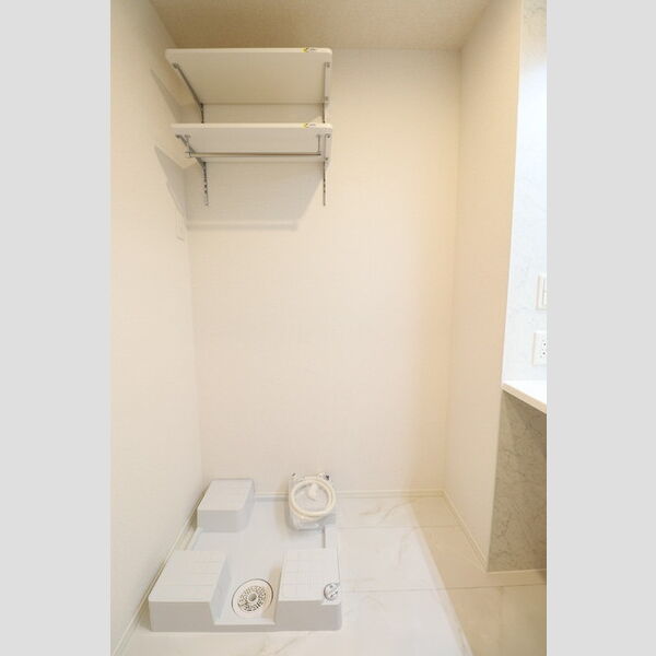 アベニール大倉山203号室 洗濯機置き場