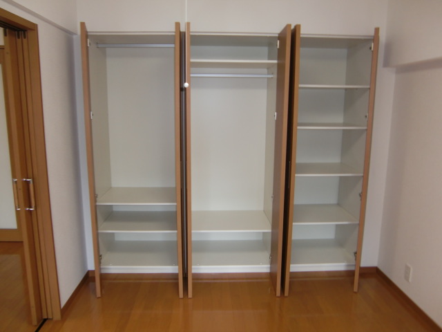 レジディア文京本郷4階 収納