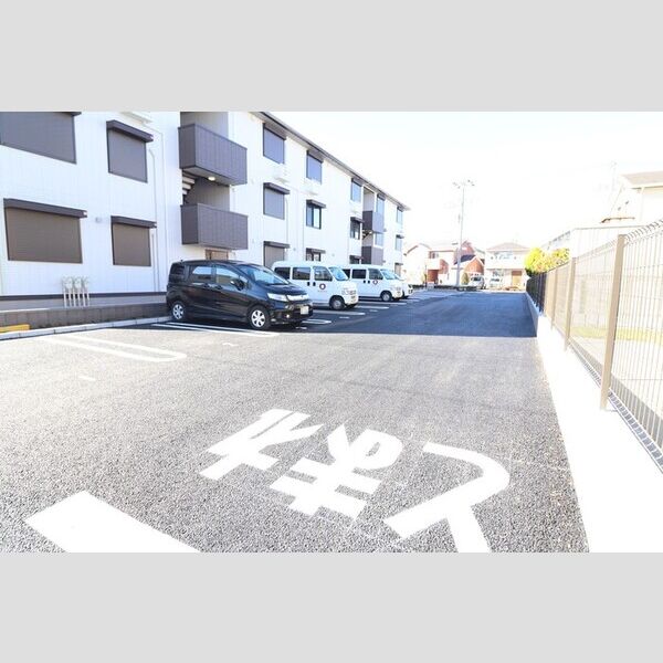 グリシーナ102号室 駐車場