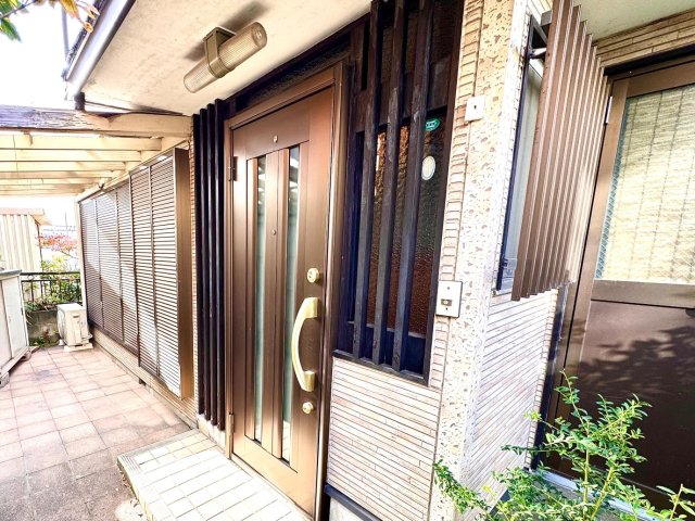 見沼区中川戸建て 玄関
