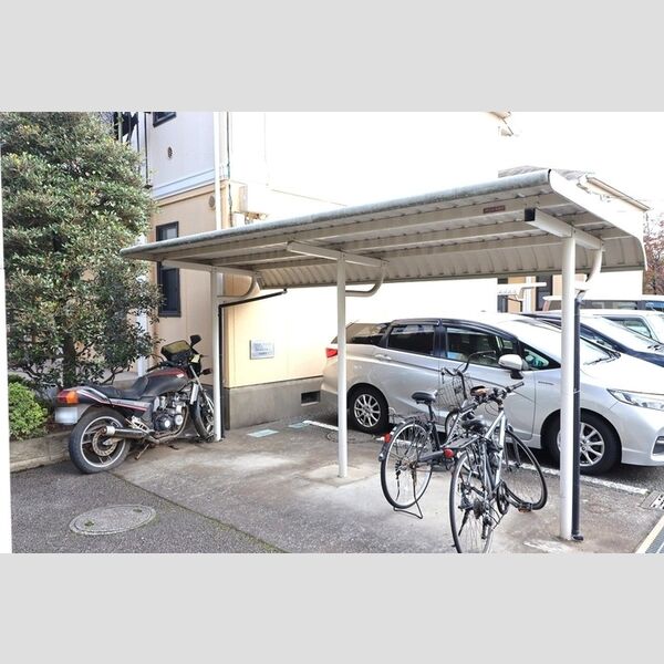 グレイス・パル 屋根付き駐輪場