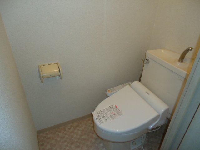 グリーンプレイス205号室 シャワー付トイレ