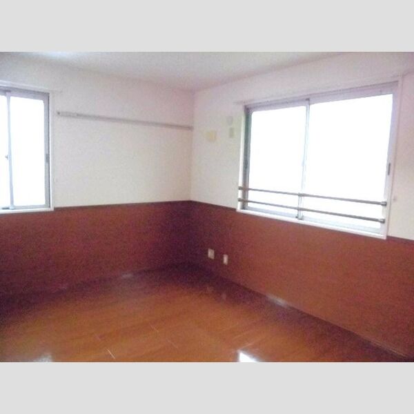 BRILLIANT　FLATS201号室 北洋室