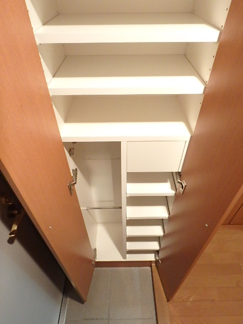 ガーラ本郷三丁目 収納