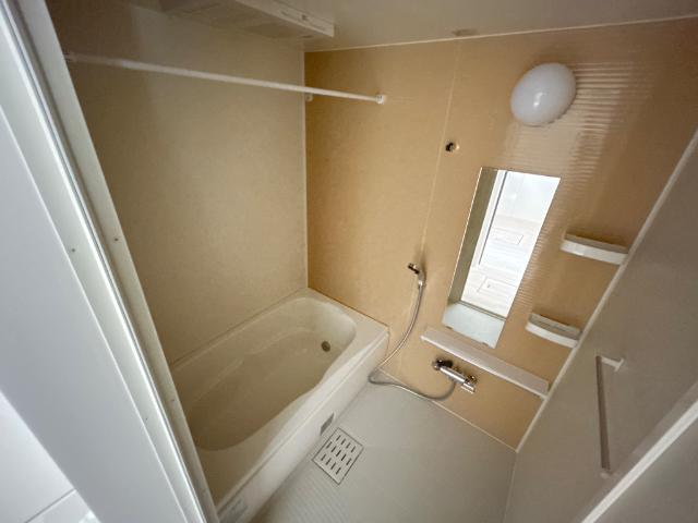 クレリア102号室 バス