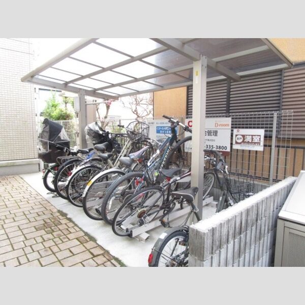 アリエス 駐輪場