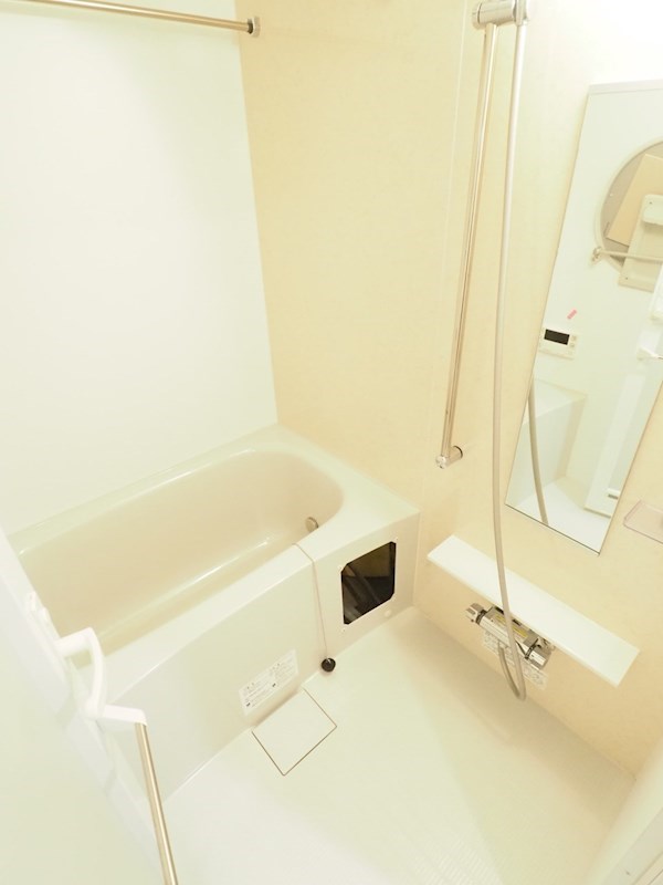 ドゥーエ梅屋敷1階 お風呂