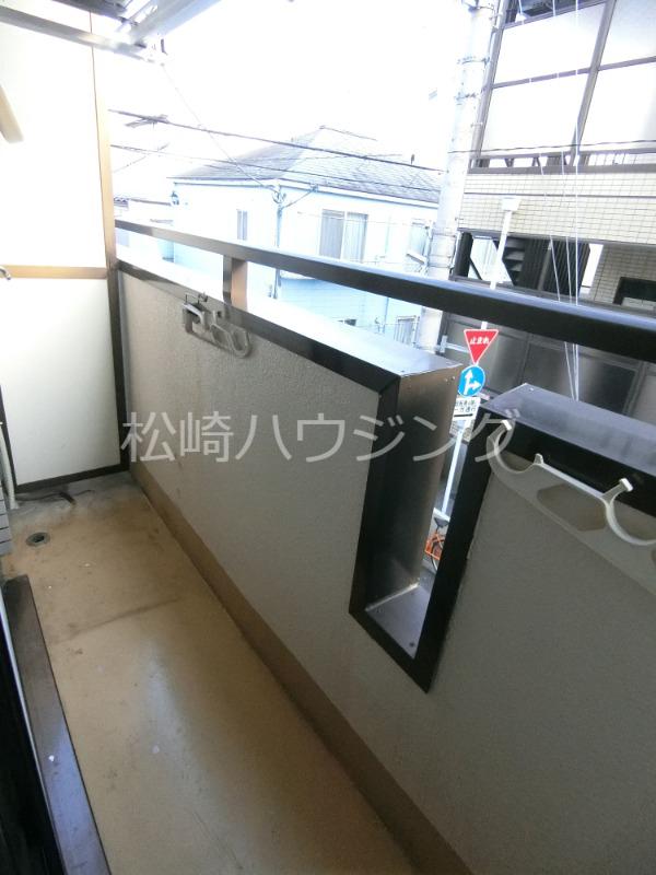 エミネントハウス2階 バルコニー