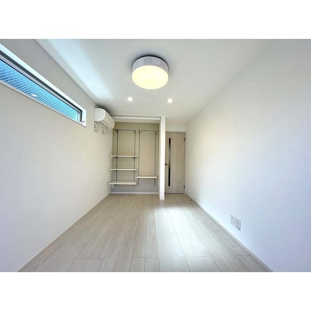 ピークヴィレ東向島201号室 明るい印象のフローリング