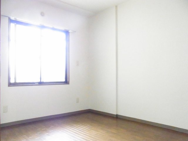 シャトー秋葉町0102号室 洋室１　※別号室の参考写真です(現況優先・仕様違いの場合あり)