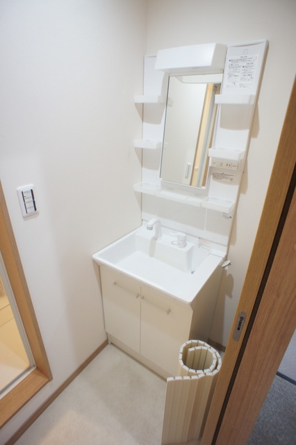 ルミエール・エタンセル　サンク0204号室 独立洗面台