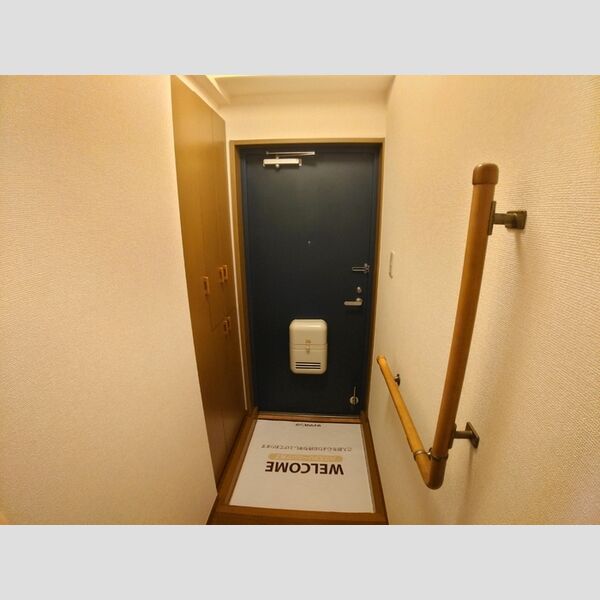 ベルエアーガーデン201号室 玄関